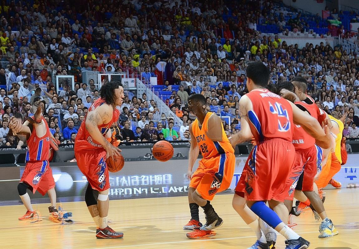 2015年CBA季后赛：广东与广厦巅峰对决回顾